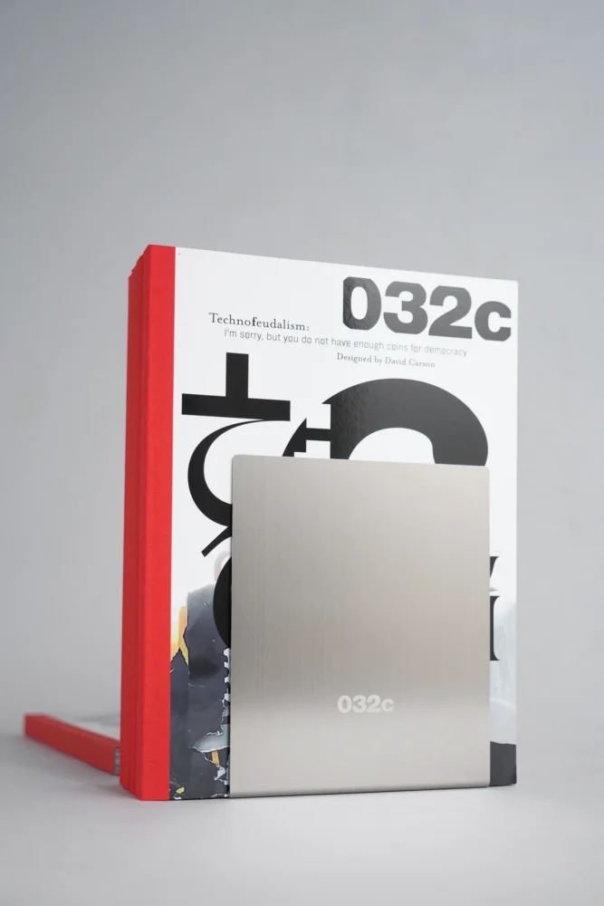 ما هي علامة 032c؟