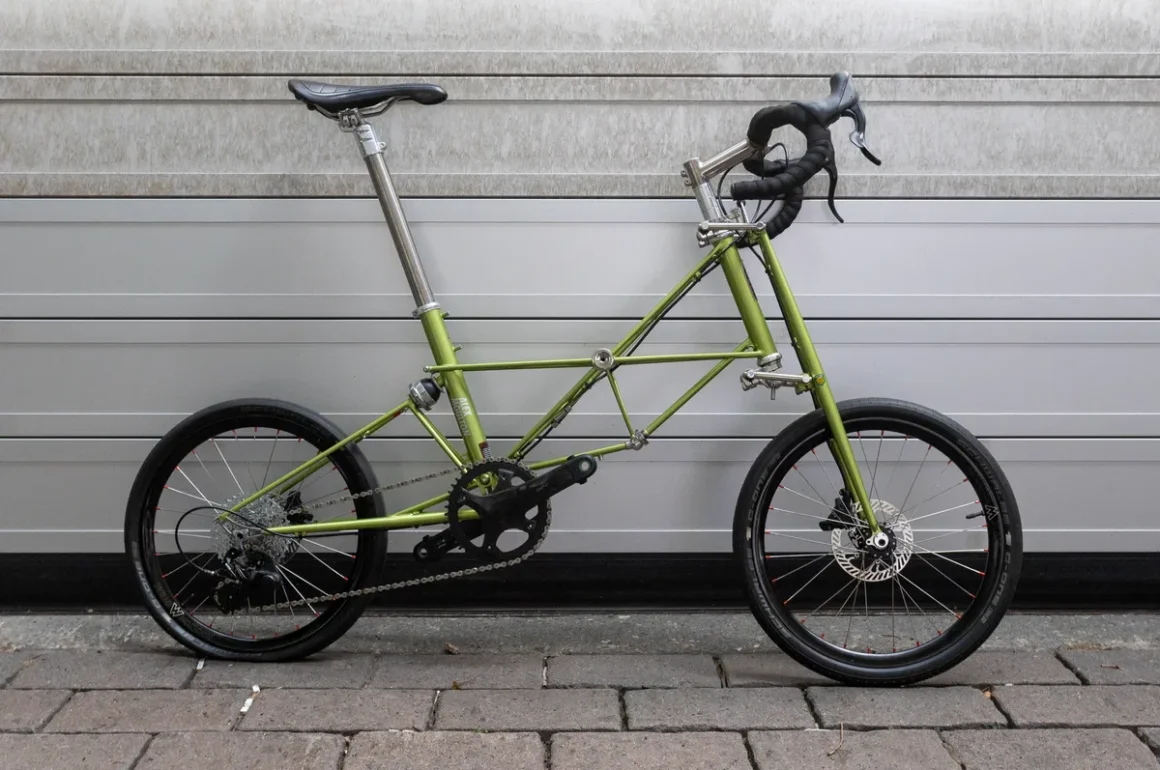 دراجات Moulton – الفئة البريطانية الفاخرة في عالم الدراجات القابلة للطي