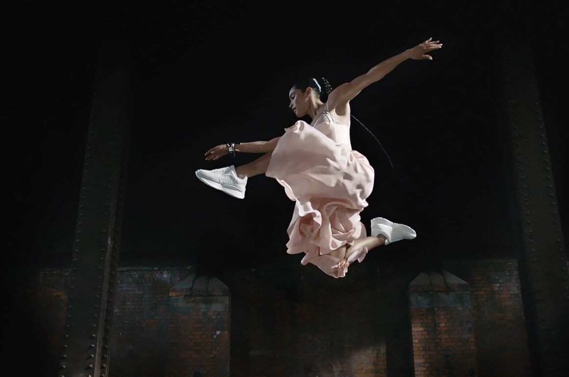 أحذية Alexander Mcqueen الأصلية – كيف تميزها