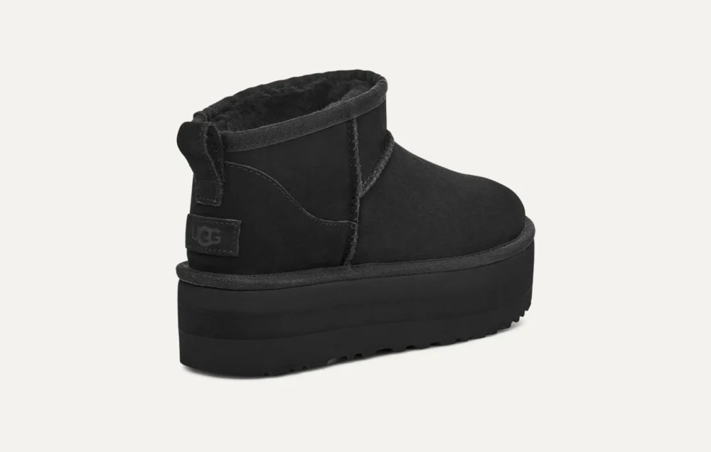 أحذية Ugg نسائية
