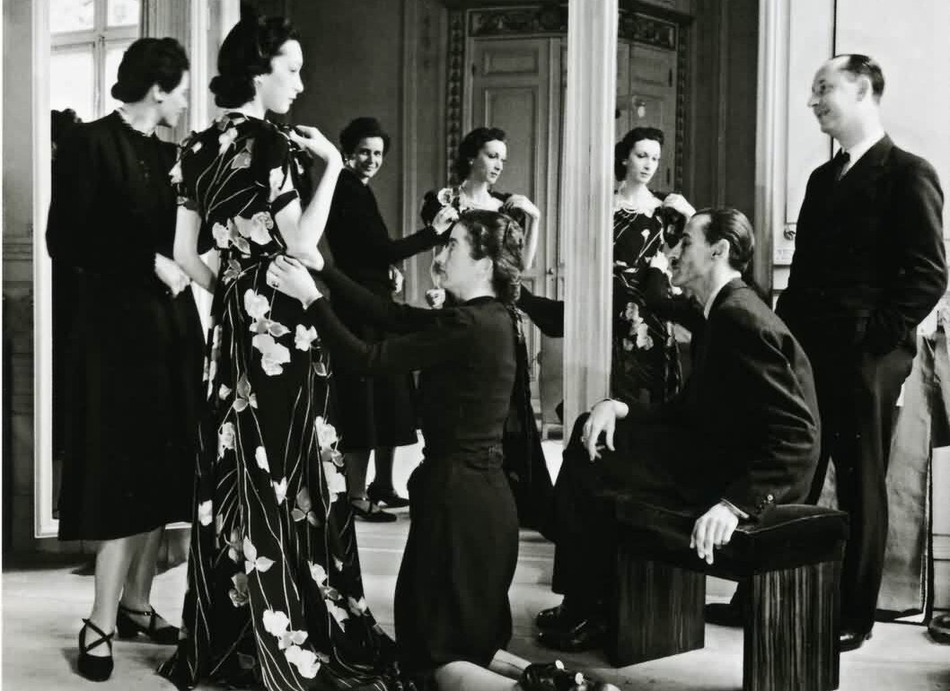 هل Balmain جزء من Dior