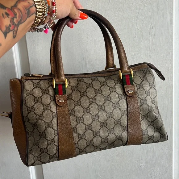 حقيبة يد نسائية عتيقة