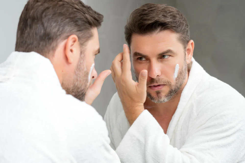 العناية ببشرة الرجال