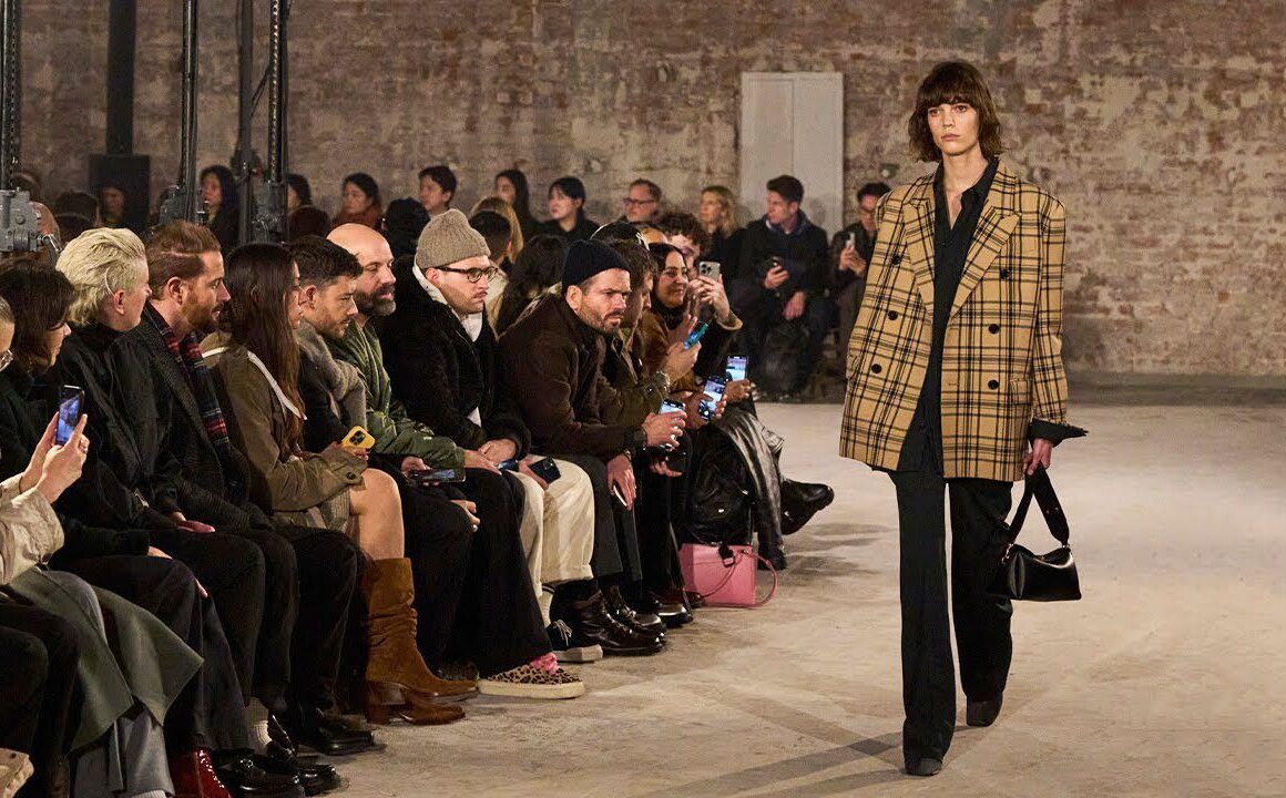 مجموعة Ami Paris الجديدة لخريف وشتاء 2025