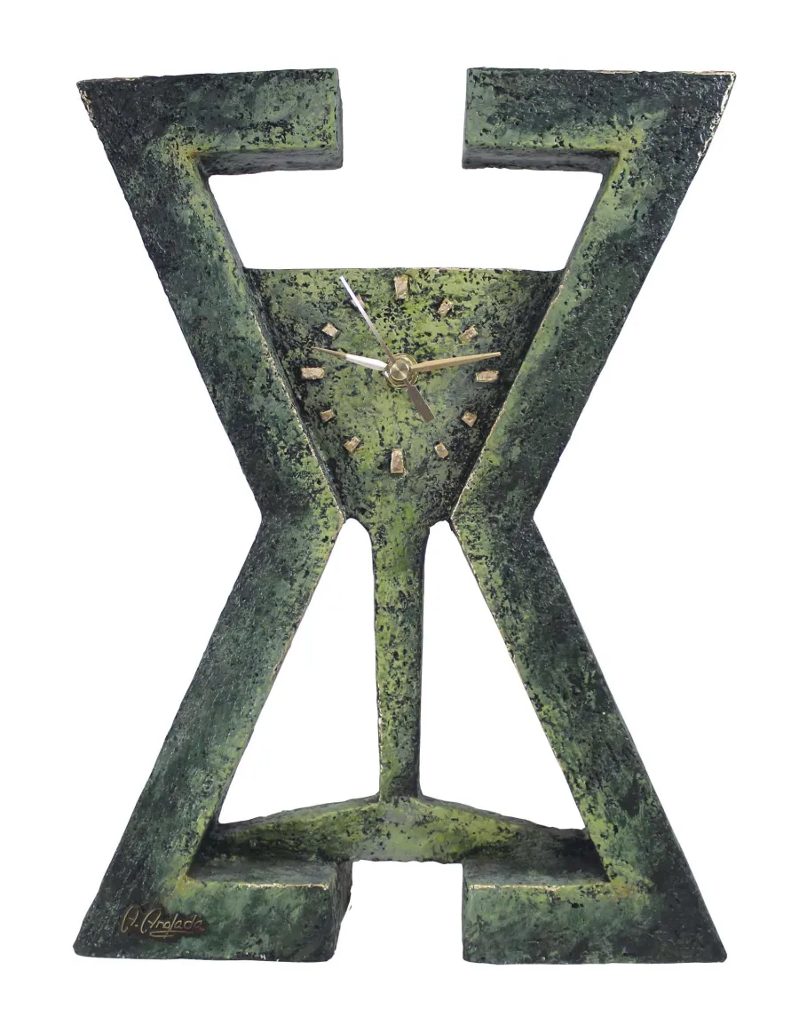 ساعة الذكرى الخامسة عشرة للشركة