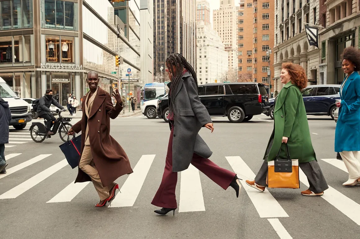 أفضل 10 ماركات للسترات النسائية المميزة