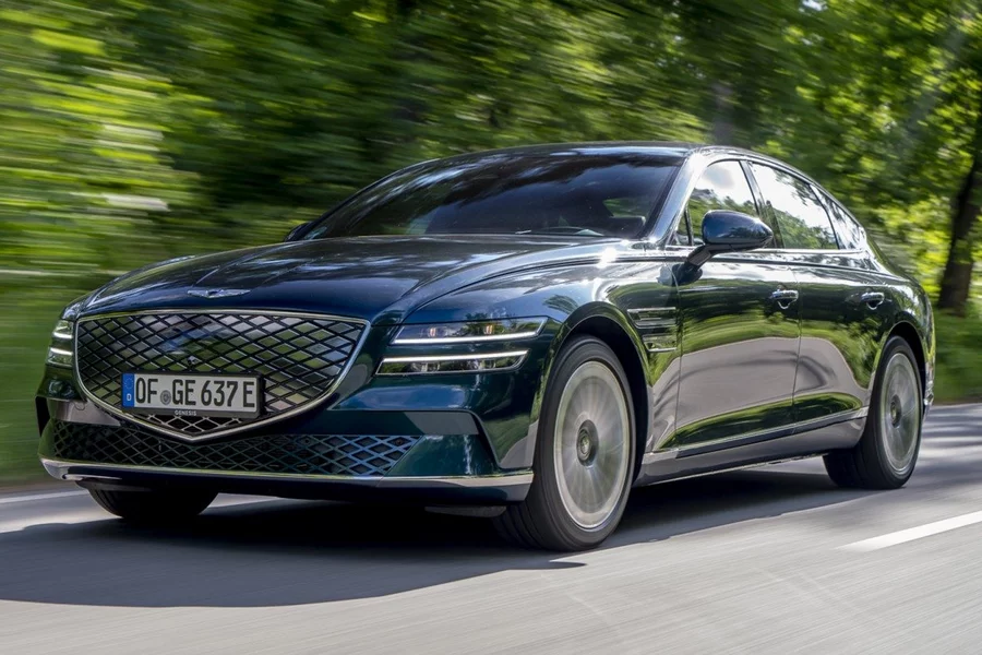 سيارة كهربائية فاخرة