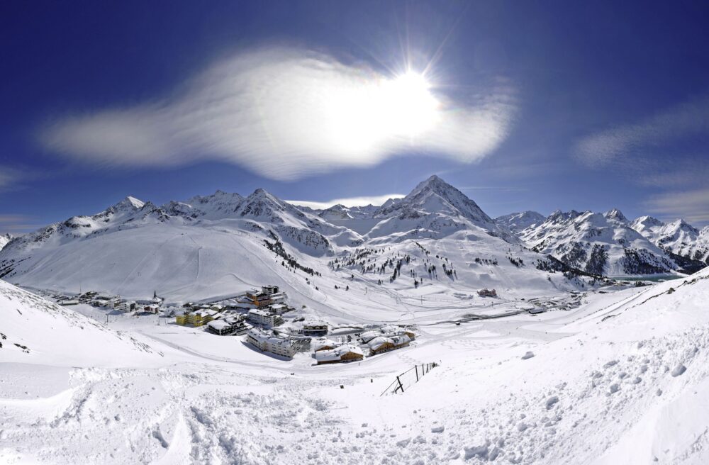 Ttwr L Qrt Lfkhr Fy Shhr Lmntj T Lwq Fy Jbl Llb Bjwd Ly