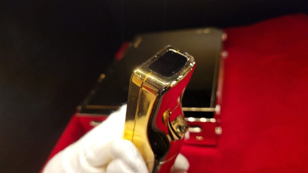 وحدة تحكم مطلية بالذهب عيار 24 قيراط