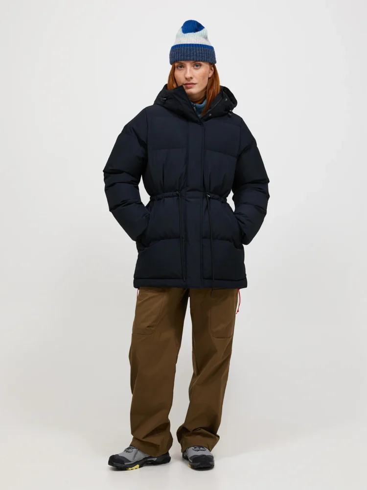 Peak Performance ما هي هذه العلامة التجارية